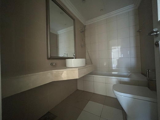 Apartment with Sea View in Prestigious Tower for Sale In Down Town — 11