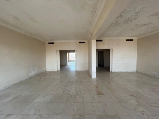 Fixer-Upper! Spacious Apartment In Tallet El-Khayat, Beirut For Sale