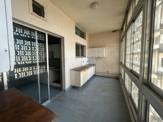 Fixer-Upper! Spacious Apartment In Tallet El-Khayat, Beirut For Sale — 12