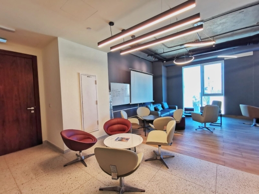 An Amazing Office For Sale in an Iconic Building in Achrafieh — 10