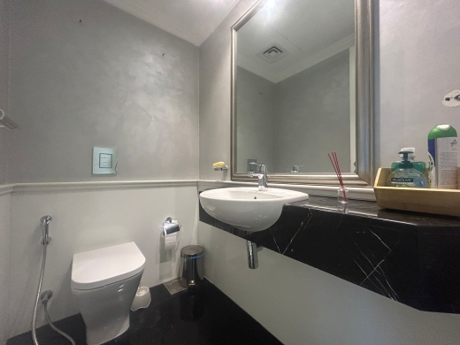 Stylish Apartment for Sale in Downtown On A High Floor with a 20sqm Terrace — 5