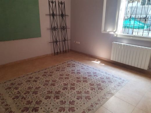 Building of 3 Floors with Front Garden for Sale in Achrafieh — 4