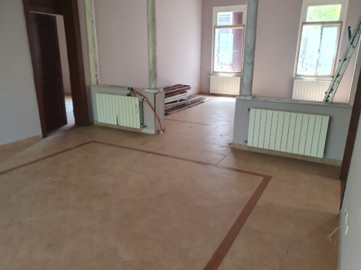 Building of 3 Floors with Front Garden for Sale in Achrafieh — 3