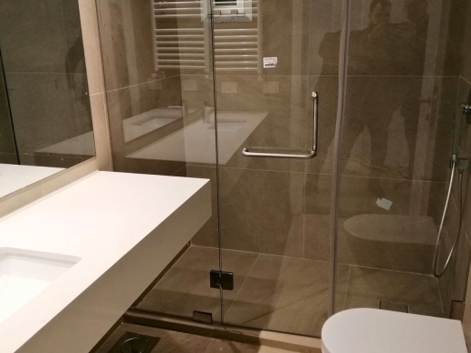 Spacious & Bright Renovated 3-Bedroom Apartment For Sale in Achrafieh, Nazareth — 9