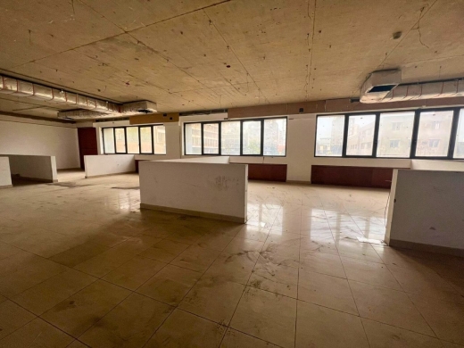 525 SQM Office For Sale in a Commercial Building in Mar Mikhael