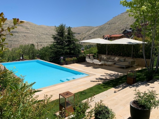 Villa and 2 Chalet For Sale in San Antonio, Ouyoun AL Simen