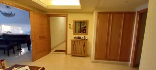 High-End and Furnished Apartment with Terrace For Sale in Haret Sakher — 7