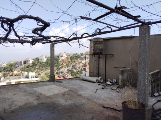 Old House with Land for Sale in Chnaniir