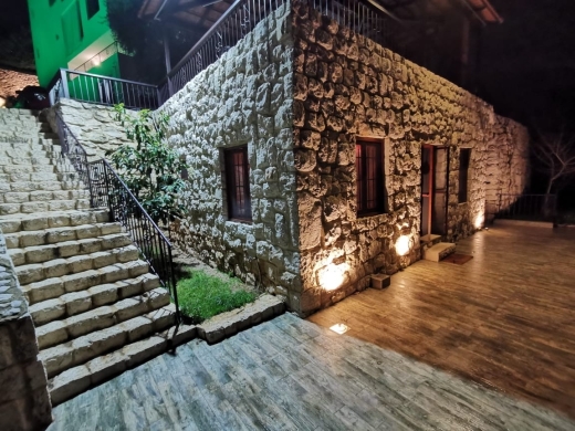 Traditional Building for Sale in Fatqa with a Big Garden — 2