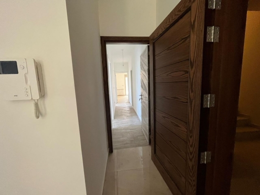 High-End Apartment for Sale in Haret Sakhr with Big Terrace — 9