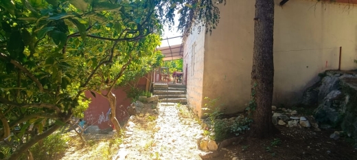 Land for Sale with an Old House In Maaysra — 5