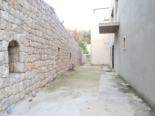 A Partly Finished Stand-Alone House with a Land for Sale in Chahtoul — 5