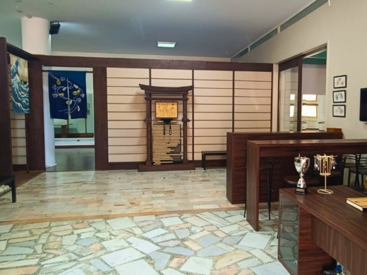 Showroon for Sale in the heart of Sahel Alma