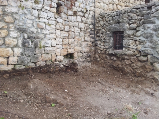 Land With An Old House For Sale in Ghazir — 12