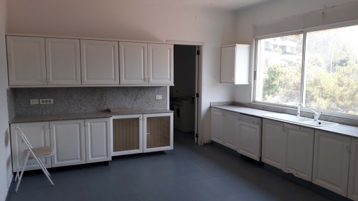 Spacious Apartment For Sale In A Classy Area Of Rabieh With A splendid View — 6