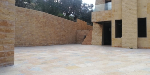 Elegant Villa for Sale With A Nice View in Qornet El Hamra, Metn — 9
