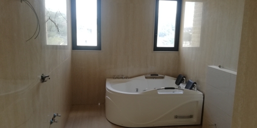 Elegant Villa for Sale With A Nice View in Qornet El Hamra, Metn — 12