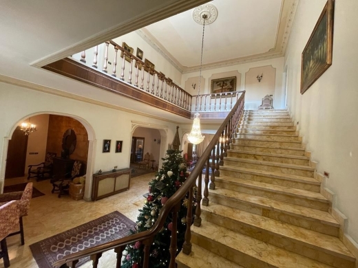 A Traditional Old House With Garden for Sale In Mansourieh — 3