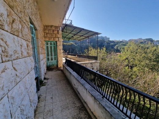 Land with Traditional Lebanese Old Building For Sale in Broumana — 3