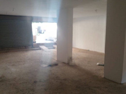 An Open Space Showroom for Sale In Naccache — 2