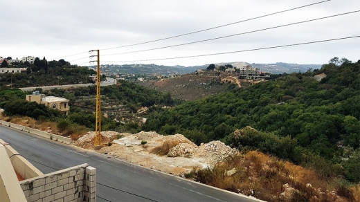 Old House For Sale in Obaydat with Mountain View