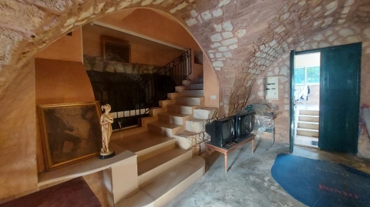 Land With Traditional Lebanese Old House For Sale In The Heart of Jbeil — 11