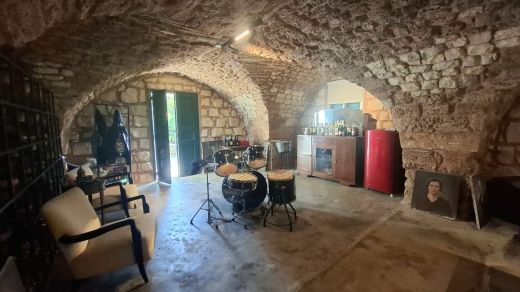 Land With Traditional Lebanese Old House For Sale In The Heart of Jbeil — 10