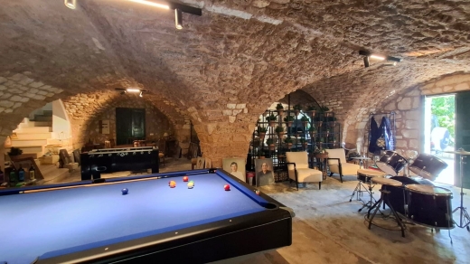 Land With Traditional Lebanese Old House For Sale In The Heart of Jbeil — 6