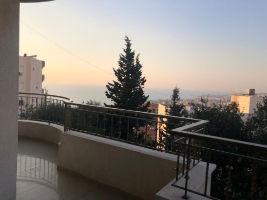 Apartment for Sale in Mastita with a Cozy Terrace