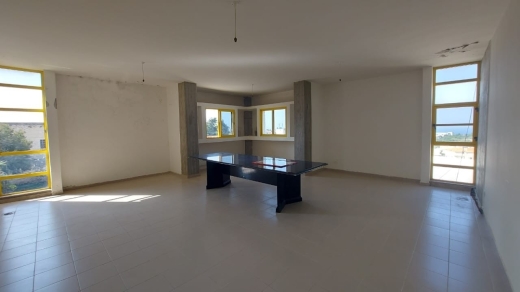 Office for Sale in Aamchit In A Well Known Center