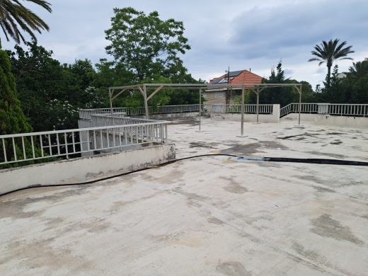 Land With House For Sale In Aamchit
