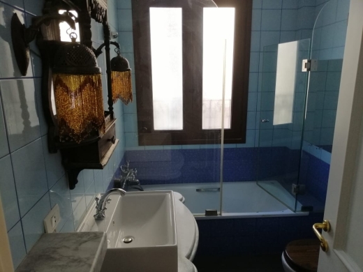 Traditional 2-Bedroom Apartment for Rent in Carre D'or Achrafieh — 2