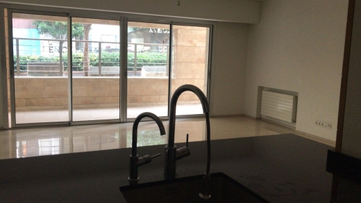 Furnished 1-Bedroom Apartment with Terrace for Rent Down Town — 4