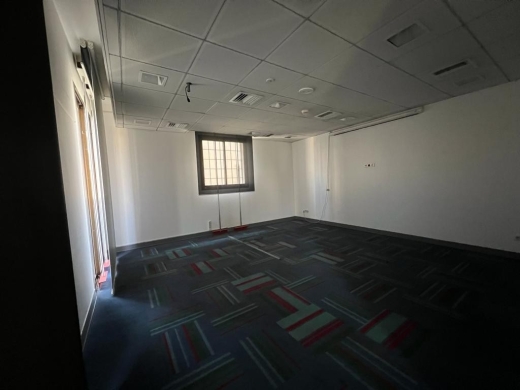 Building for Rent in Downtown — 4