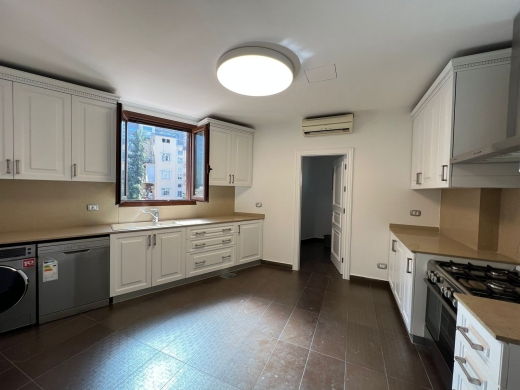 High-End Apartment For Rent in the Golden Area of Achrafieh Carré D'or — 2
