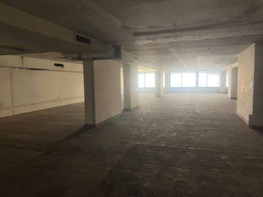 882 SQM Showroom with High Ceiling for Rent in Achrafieh, Corniche Al Nahr — 3
