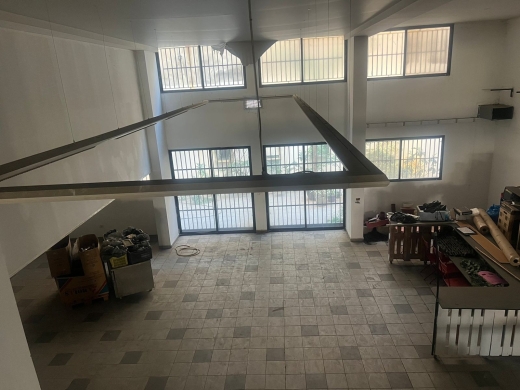 882 SQM Showroom with High Ceiling for Rent in Achrafieh, Corniche Al Nahr — 2