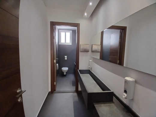 A High-End 500sqm Office for Rent In A Commercial Center In Horsh Tabet — 11