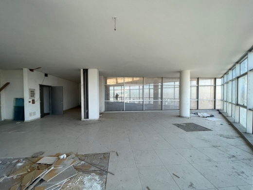 An Open Space Shop for Rent In Mansourieh
