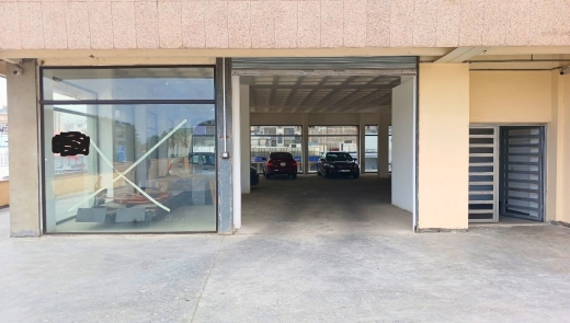 An Open Space Showroom for Rent In Dora