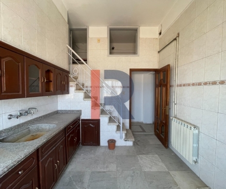R9-3899 Apartment for Sale in Abou Samra – Near Tripoli Castle, 350 m² — 25