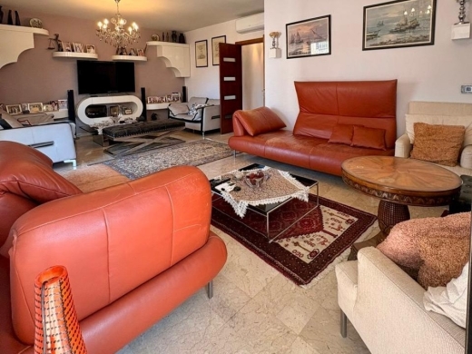 Apartment with Open View in a Calm Street For Sale in Achrafieh, Near Saydeh