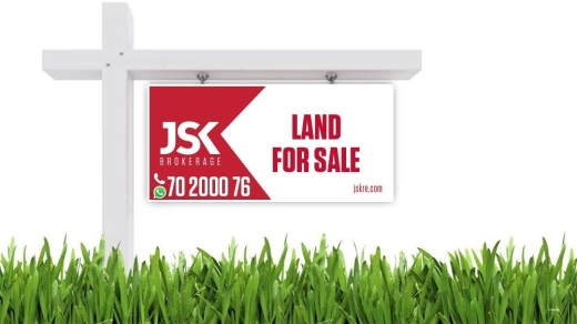 Land With A House For Sale in Ain El Remmeneh