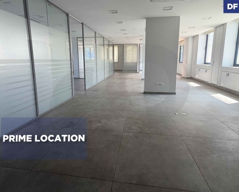 RENTAL OFFICE/DBAYEH,METN/ضبيه/PRIME LOCATION/suitable for various types of businesses/ REF#DF140201 !