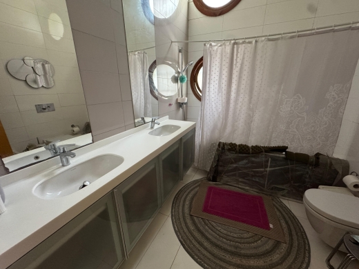 Spacious 4-Bedroom Apartment For Sale in Hamra, Ras Beirut — 19