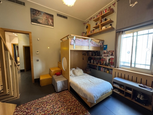 Spacious 4-Bedroom Apartment For Sale in Hamra, Ras Beirut — 14
