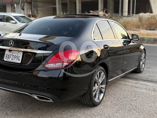 Mercedes C300 model 2018 — 3