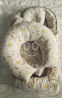 طقم بيبي نست بنقشة زهرة الأقحوان البيضاء | White Daisy Baby Nest Set