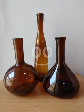 Home & Garden in Verdun - Elegant Set of 3 Amber Glass Vases - Unique Decorative Pieces
