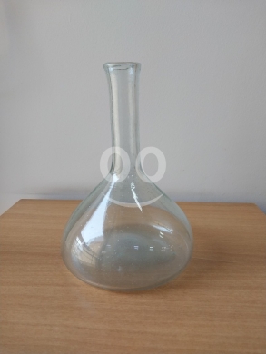 المنزل والحديقة في فردان - Vintage-Style Round Glass Vase - Unique Decorative Piece